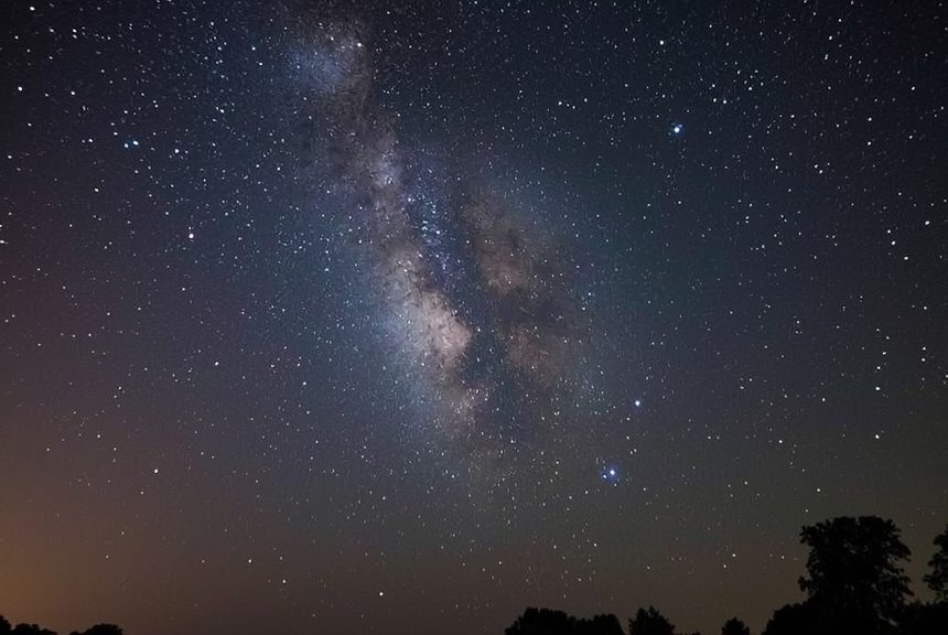 Astrofotografi: Menangkap Bintang dengan Kamera Bumi